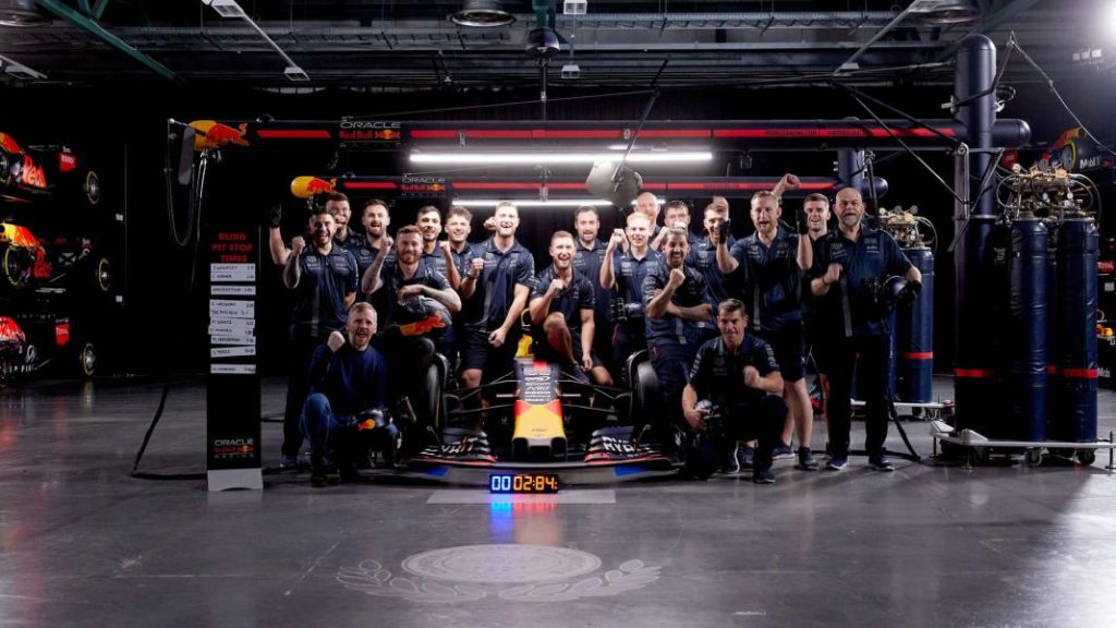 2023 red bull f1 change noche 4 Motor16