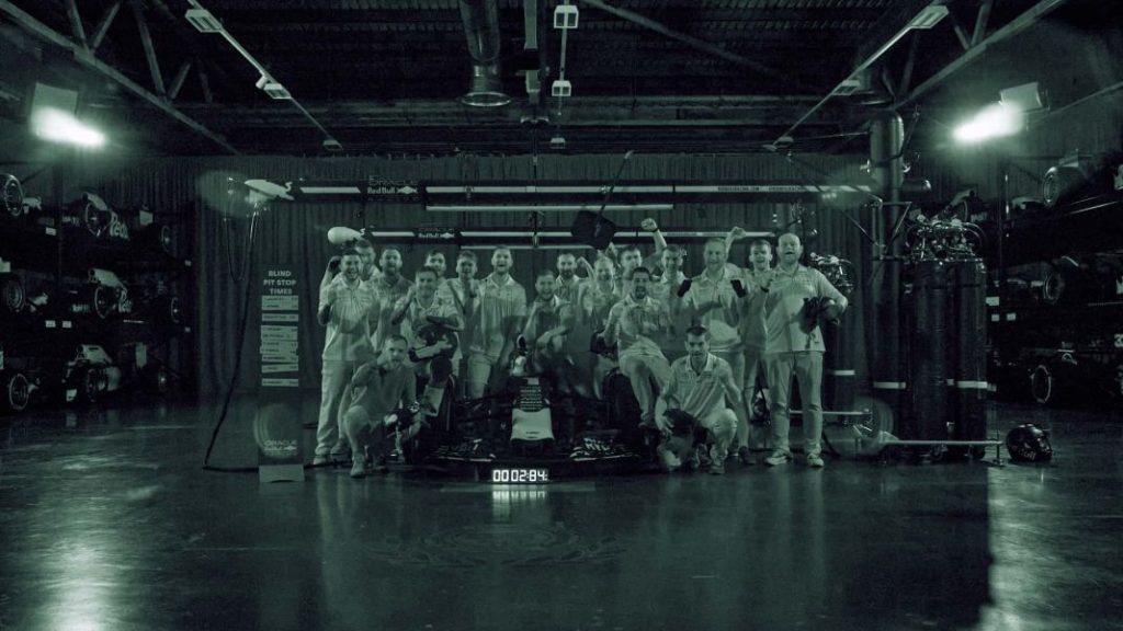 2023 red bull f1 change noche 9 Motor16