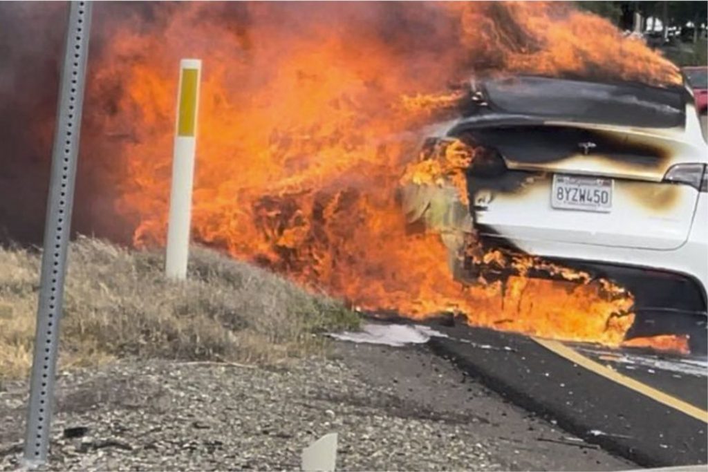 2023 Tesla Model Y incendio. Imagen.