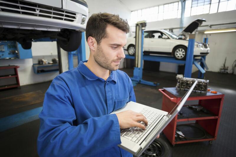 ¿Buscas trabajo? Esto te interesa 1 Motor16 El sector de la venta y reparacióngenera a 350.000 trabajos en España.