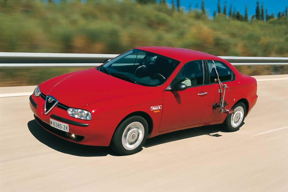 Alfa Romeo: historia y futuro siempre volcadas al talante deportivo y a la competición 11 Motor16 ALFA 156 Motor16