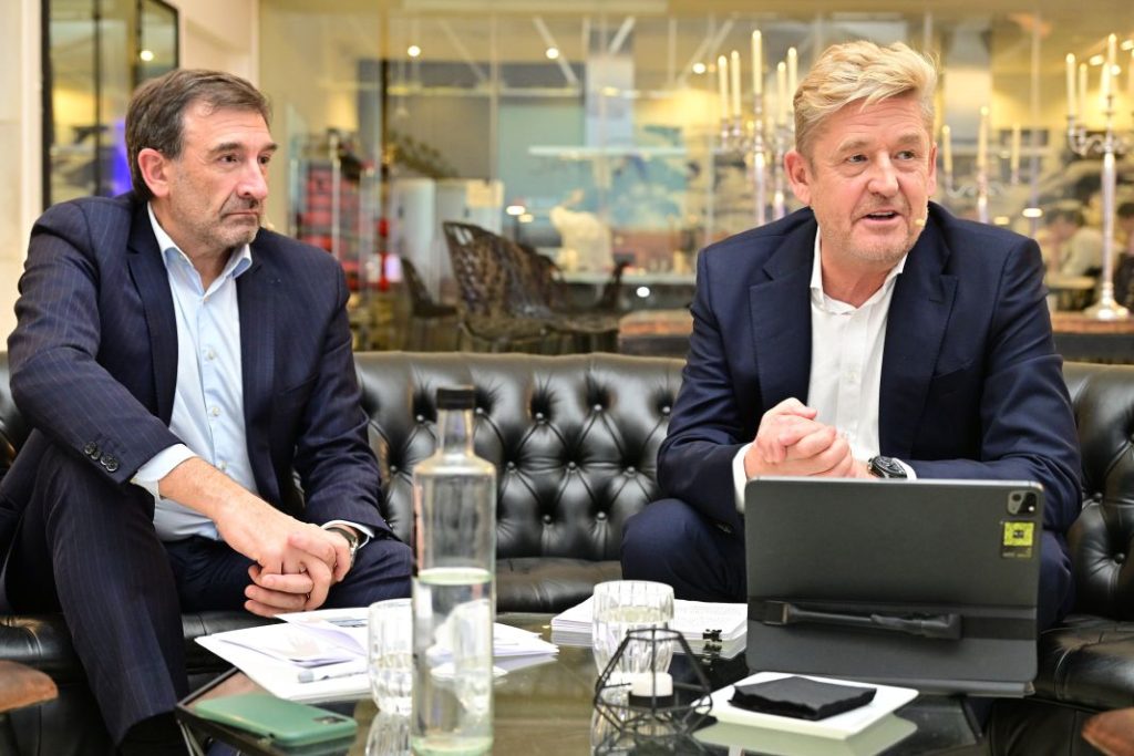 ANFAC Wayne Griffiths y Jose Lopez Tafall Motor16