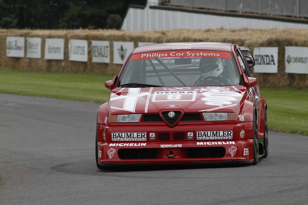 Alfa Romeo: historia y futuro siempre volcadas al talante deportivo y a la competición 10 Motor16 Alfa 155 DTM Motor16