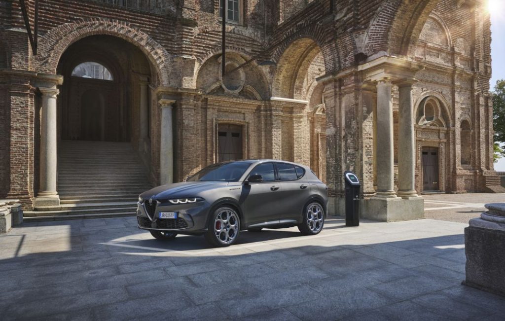 Lo que le espera al Renault Rafale... un puñado de duros rivales 2 Motor16 Alfa Romeo Tonale 2024 3 Motor16