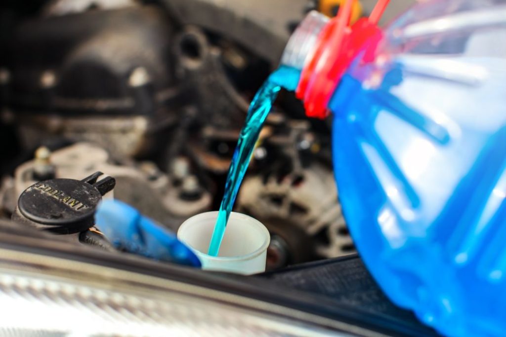 El significado que tienen los colores del anticongelante de tu coche 1 Motor16 ¿Qué significa cada color del líquido anticongelante?