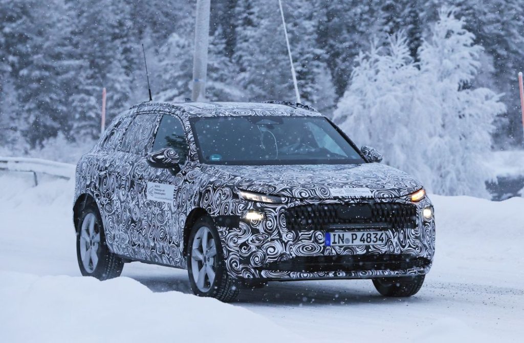 Fotos espía del Audi Q3 2024. Más que una actualización 4 Motor16 Audi Q3 2024 fotos espia 2 Motor16