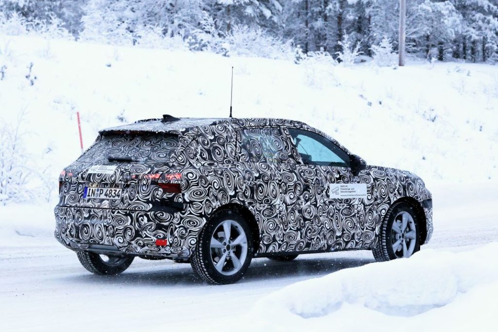 Fotos espía del Audi Q3 2024. Más que una actualización 24 Motor16 Audi Q3 2024 fotos espia 22 Motor16