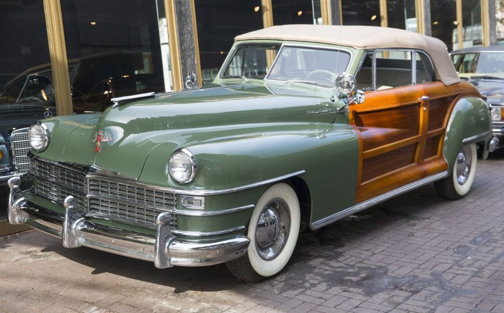 Recibe de su abuelo un legado sobre ruedas: un modelo casi olvidado y el primer 'Apple Car' de 1996 2 Motor16 Los 10 coches de colección más interesantes en 2024… según Hagerty