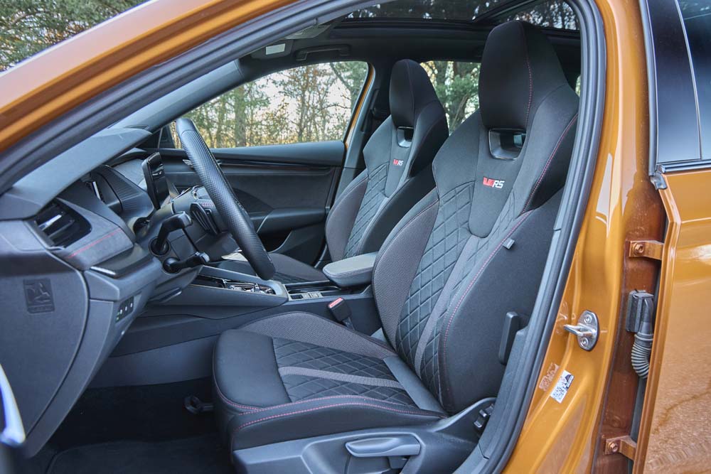 Gama Škoda RS, modelos exclusivos y clave en la 'metamorfosis' de la marca 27 Motor16 Detalles Octavia 5 Motor16