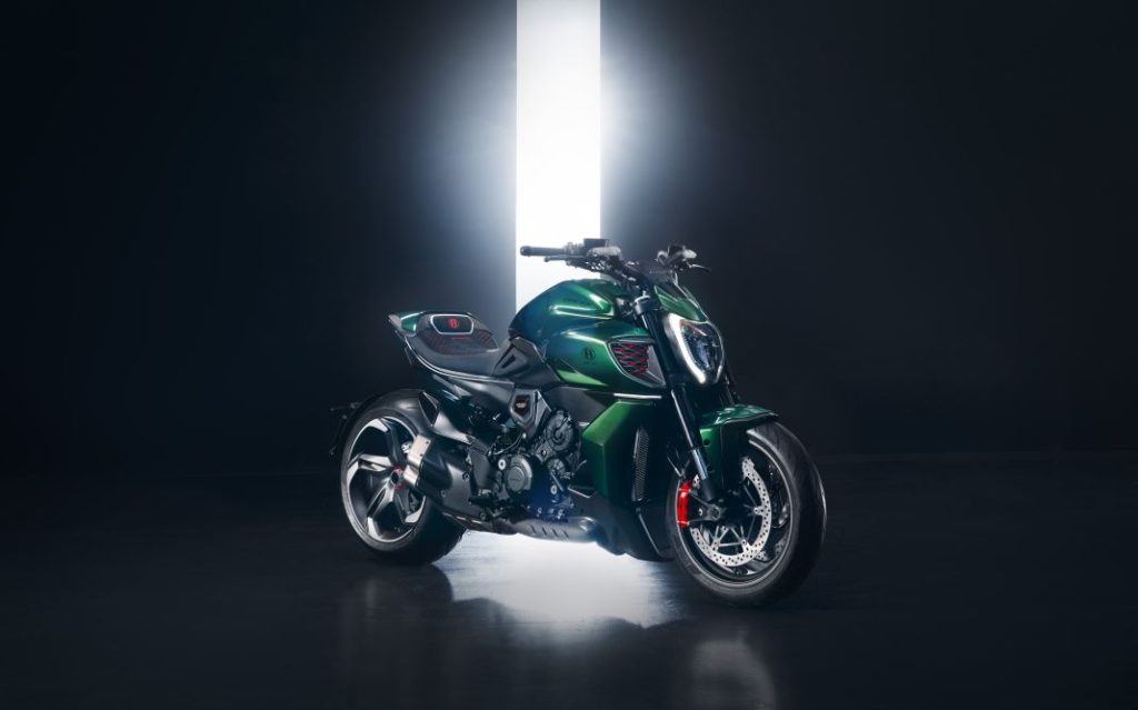 Esto es lo que sucede cuando Ducati y Bentley deciden juntar fuerzas 1 Motor16 Ducati Diavel for Bentley-3