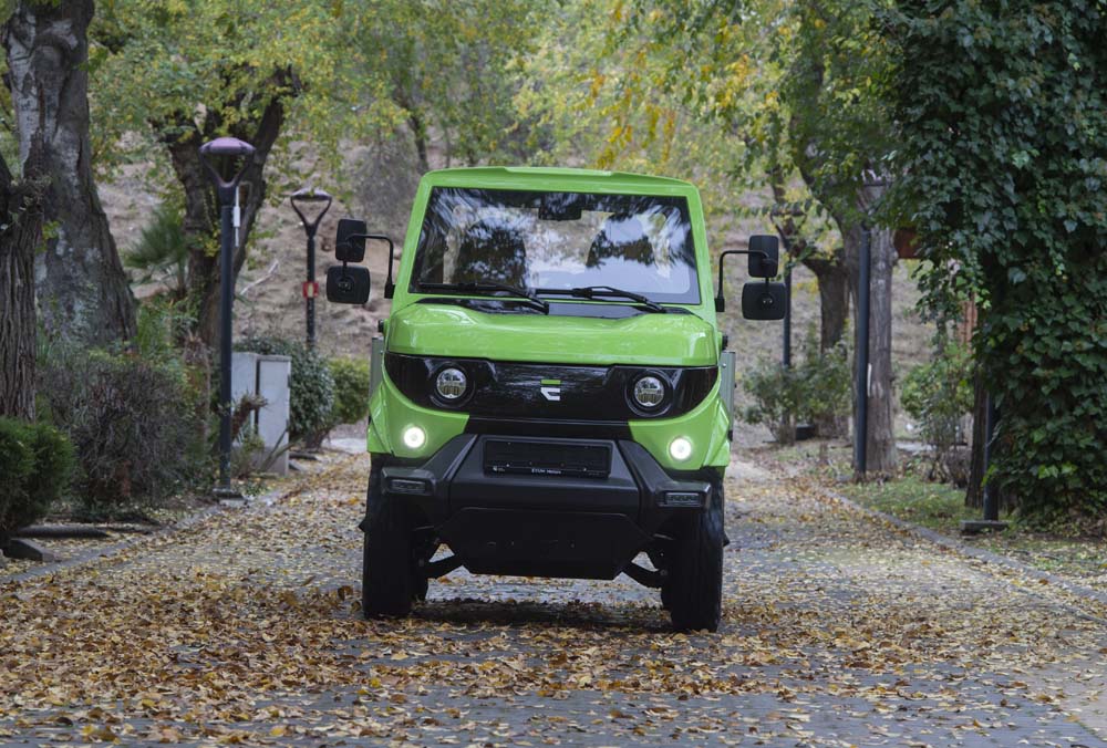 Ofensiva Invicta para la ciudad y un robusto TT eléctrico del 'telón de acero' 15 Motor16 EVUM 14 1 Motor16