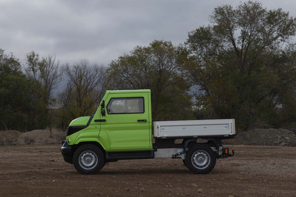 Ofensiva Invicta para la ciudad y un robusto TT eléctrico del 'telón de acero' 10 Motor16 EVUM 3 1 Motor16