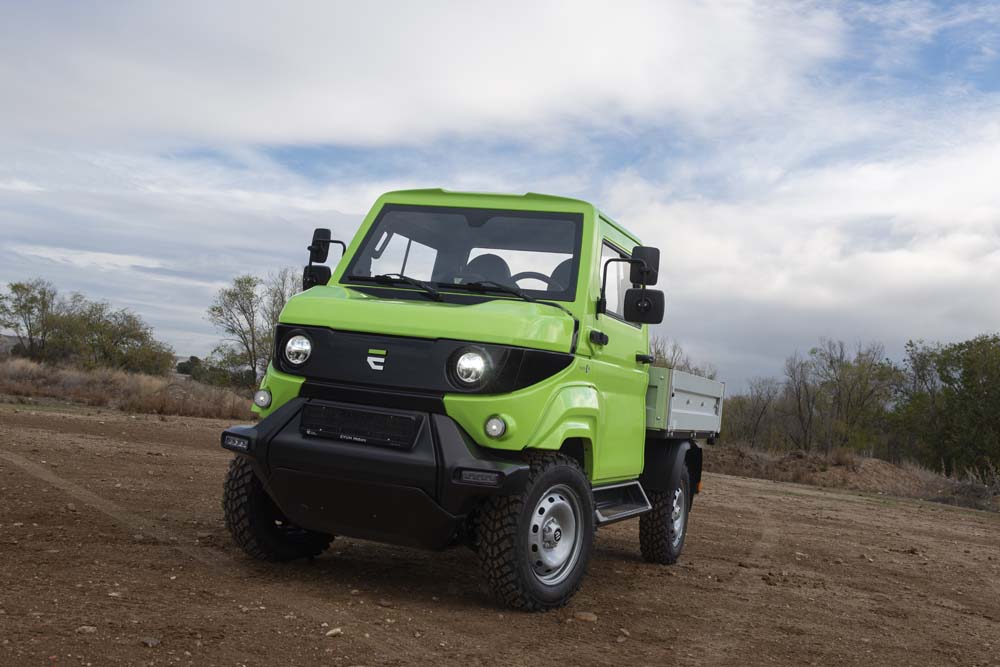 Ofensiva Invicta para la ciudad y un robusto TT eléctrico del 'telón de acero' 11 Motor16 EVUM 5 1 Motor16