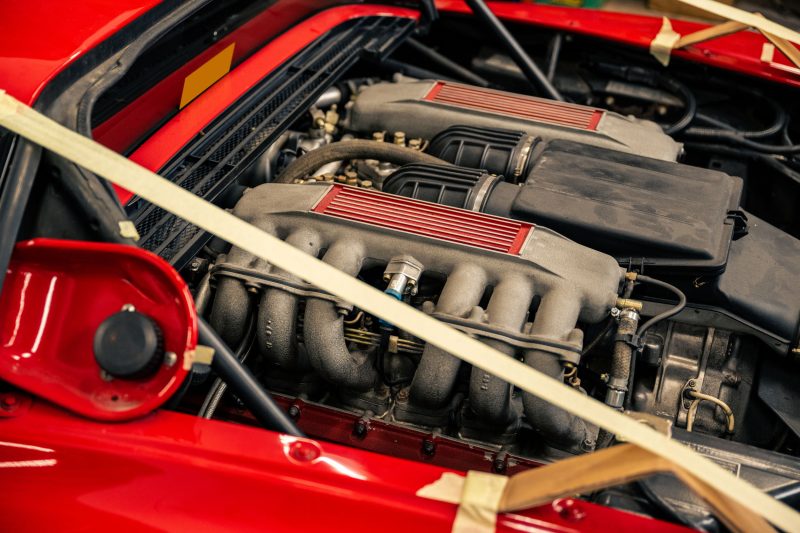 ¿Locura o genialidad? Este carrocero se atreve a hacer targa un Ferrari Testarossa 6 Motor16 Ferrari Testarossa Targa 4 Motor16