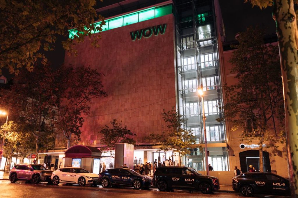 La nueva tienda de lujo de Madrid tiene una marca de coches de referencia 4 Motor16 KIA WowSerrano 5 Motor16