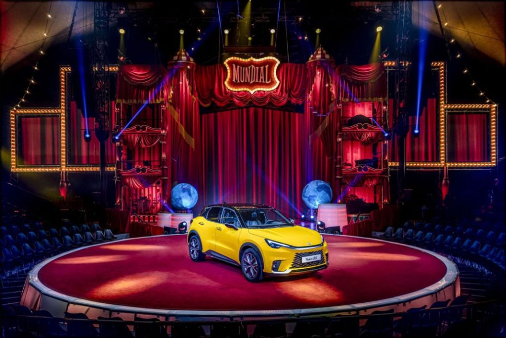 Esta Navidad Lexus te invita a vivir la magia del circo 1 Motor16 Lexus LBX Circlassica 1 Motor16