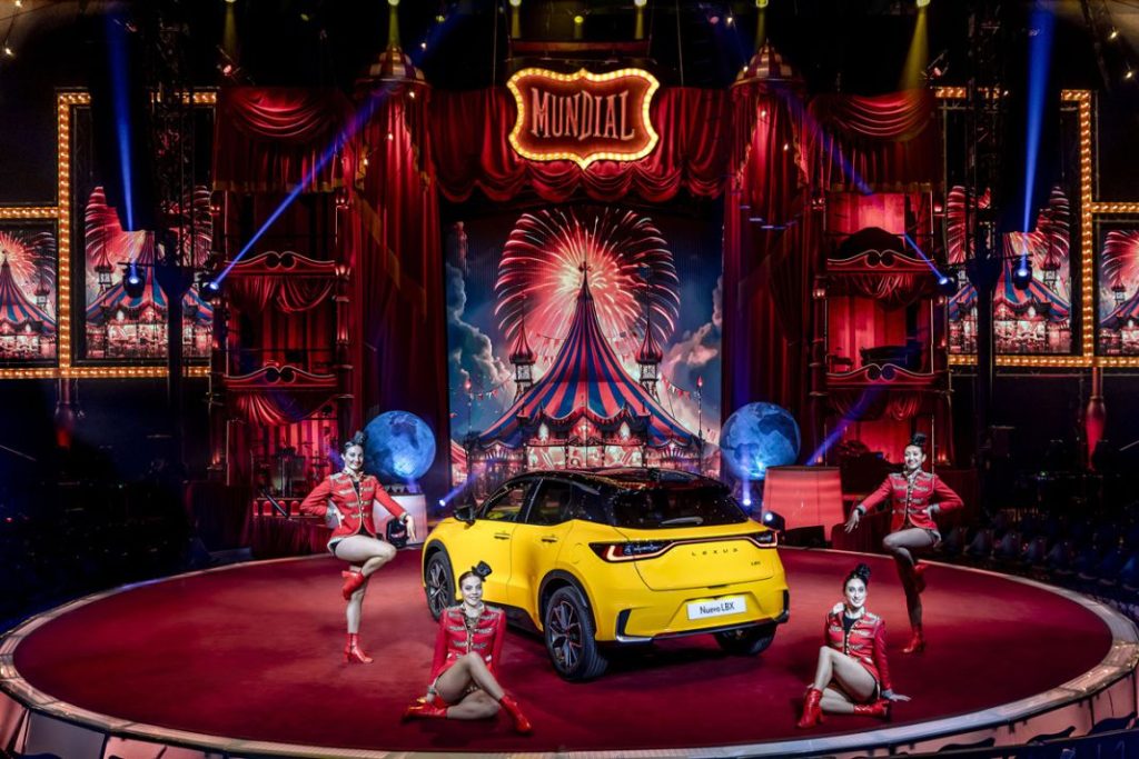 Esta Navidad Lexus te invita a vivir la magia del circo 8 Motor16 Lexus LBX Circlassica 11 Motor16