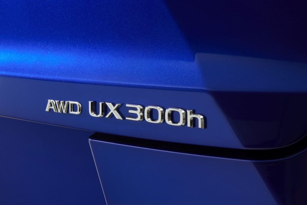 Lexus UX 300h 2025: Más potencia y tracción total para este SUV híbrido 17 Motor16 Lexus UX 300h 13 Motor16