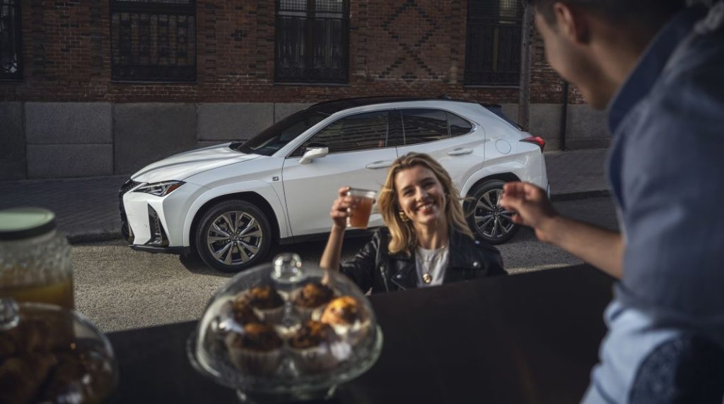 Lexus UX 300h 2025: Más potencia y tracción total para este SUV híbrido 26 Motor16 Lexus UX 300h 22 Motor16