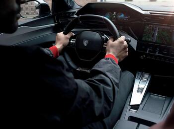 Peugeot Services Store: un mundo de servicios al alcance de la mano 5 Motor16 Peugeot 308 Discover Our Connected Services 48 1 Motor16