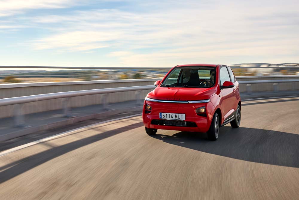 Ofensiva Invicta para la ciudad y un robusto TT eléctrico del 'telón de acero' 21 Motor16 Pocco 10 1 Motor16