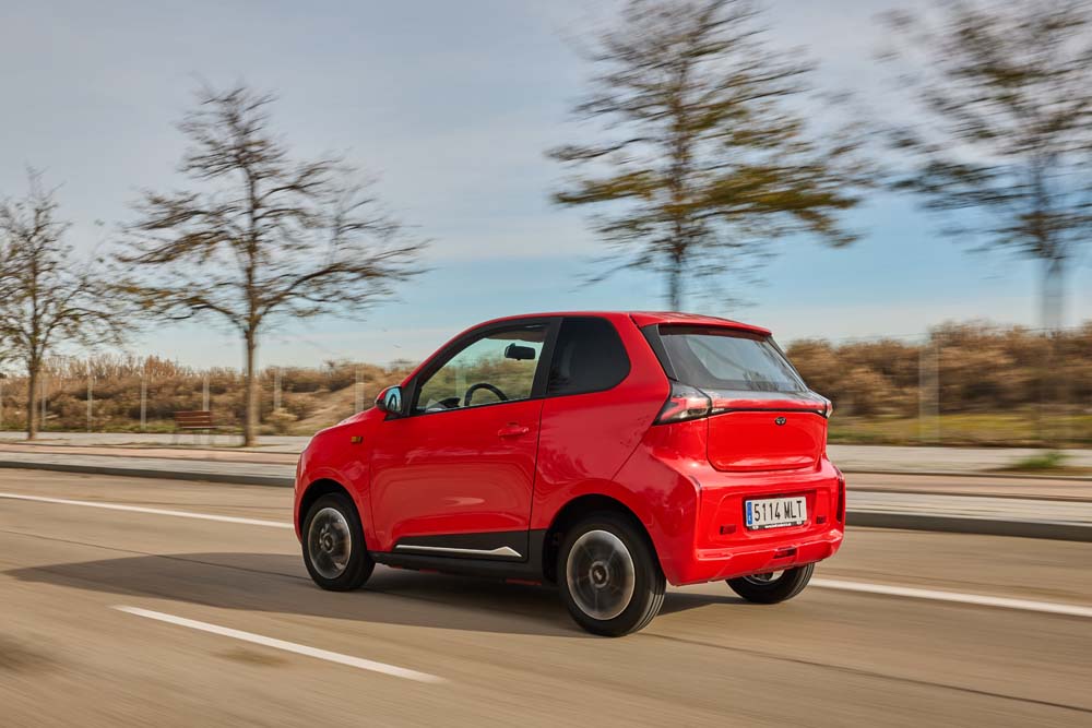 Ofensiva Invicta para la ciudad y un robusto TT eléctrico del 'telón de acero' 25 Motor16 Pocco 19 1 Motor16