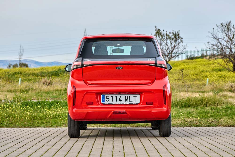 Ofensiva Invicta para la ciudad y un robusto TT eléctrico del 'telón de acero' 19 Motor16 Pocco 3 1 Motor16