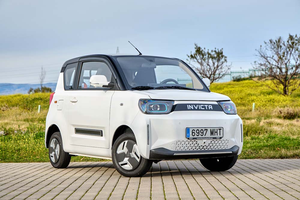 Ofensiva Invicta para la ciudad y un robusto TT eléctrico del 'telón de acero' 34 Motor16 Pony 1 1 Motor16