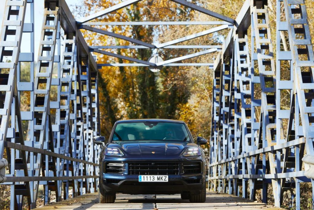 Porsche Cayenne: Probamos un deportivo SUV en el que todo cambia 10 Motor16 Porsche Cayenne e hybrid 08 Motor16