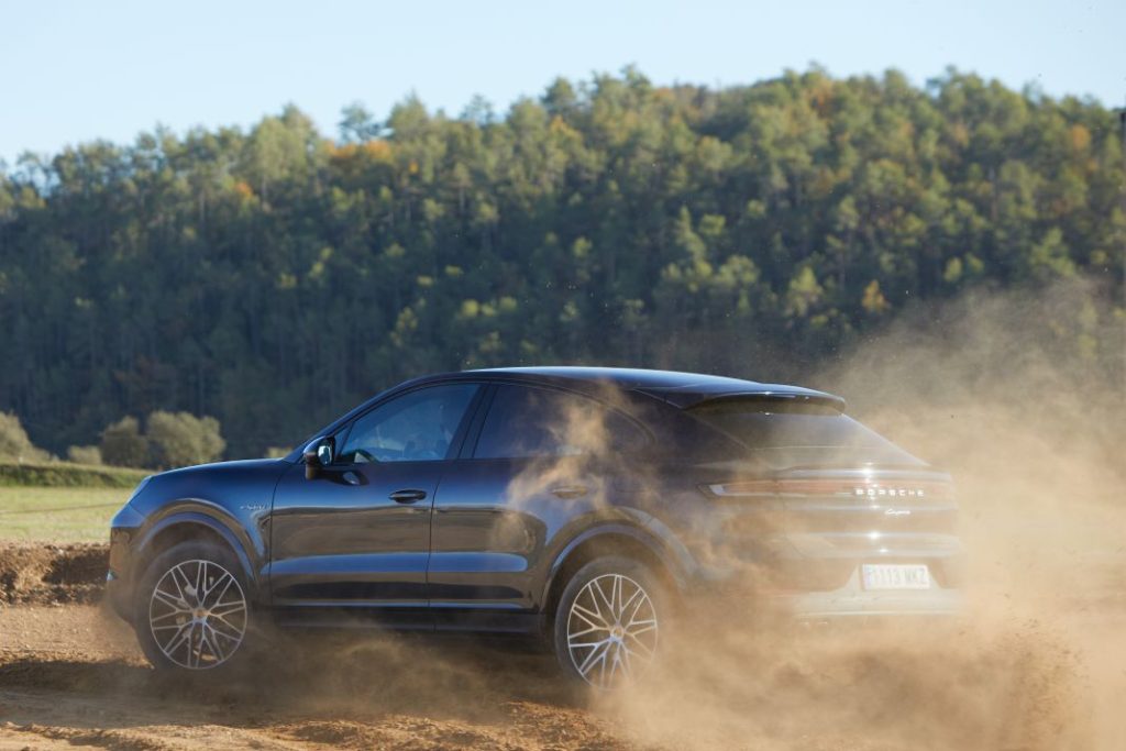 Porsche Cayenne: Probamos un deportivo SUV en el que todo cambia 15 Motor16 Porsche Cayenne e hybrid 20 Motor16