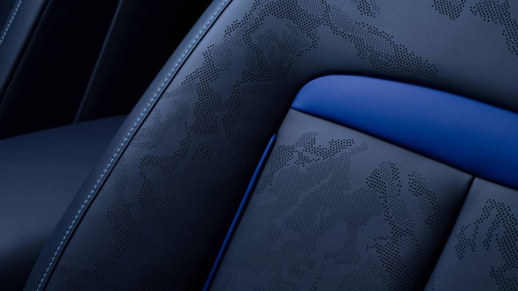 Estos son los Rolls-Royce más exclusivos creados en 2023 (II) 2 Motor16 Rolls Royce Black Badge Cullinan Blue Shadow 4 Motor16