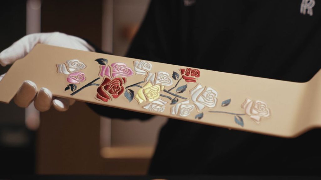 Estos son los Rolls-Royce más exclusivos creados en 2023 (I) 2 Motor16 Rolls Royce Rose Blossom Phantom 6 Motor16