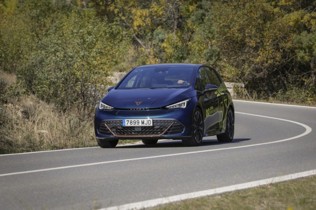 Volvo se lanza a un territorio nuevo con el EX30. Estos serán sus rivales 3 Motor16 Saul Craviotto CUPRA Born3 Motor16