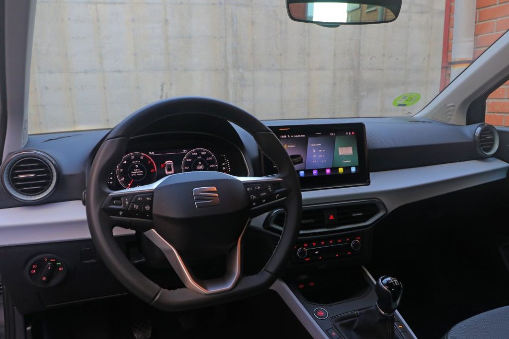 Prueba del Seat Arona Style XL 1.0 TSI Marina Pack: Un superventas con buenos argumentos 2 Motor16 Seat Arona Style Marina Pack prueba 10 Motor16