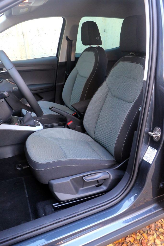 Prueba del Seat Arona Style XL 1.0 TSI Marina Pack: Un superventas con buenos argumentos 21 Motor16 Seat Arona Style Marina Pack prueba 17 Motor16