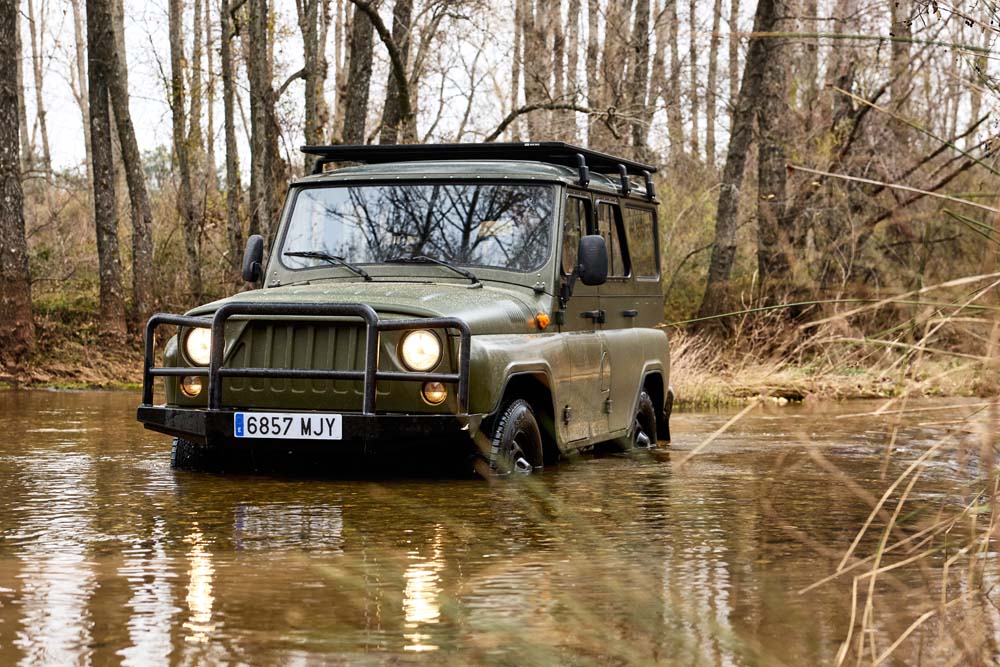 Ofensiva Invicta para la ciudad y un robusto TT eléctrico del 'telón de acero' 65 Motor16 Spartan 10 1 Motor16