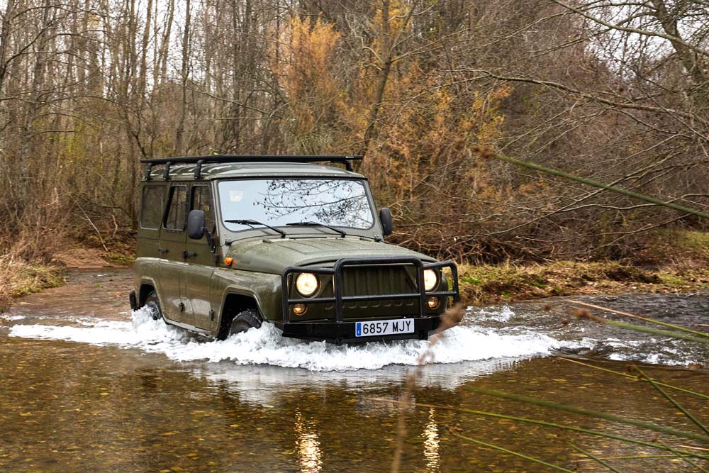 Ofensiva Invicta para la ciudad y un robusto TT eléctrico del 'telón de acero' 87 Motor16 Spartan 32 2 Motor16