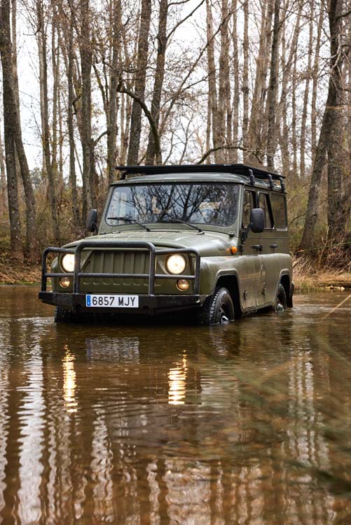 Ofensiva Invicta para la ciudad y un robusto TT eléctrico del 'telón de acero' 88 Motor16 Spartan 33 1 Motor16