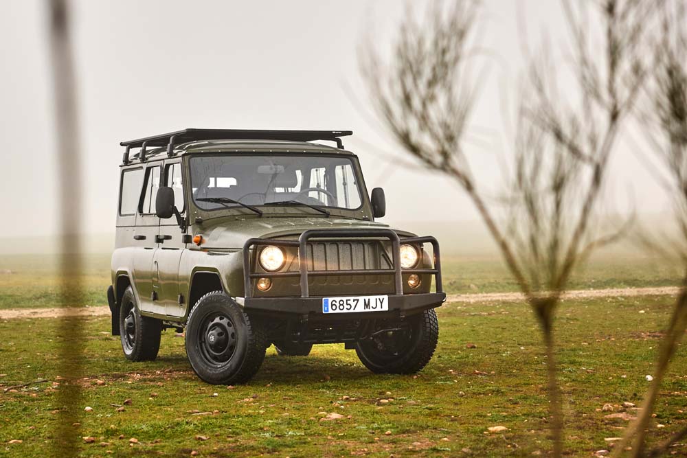 Ofensiva Invicta para la ciudad y un robusto TT eléctrico del 'telón de acero' 60 Motor16 Spartan 5 1 Motor16