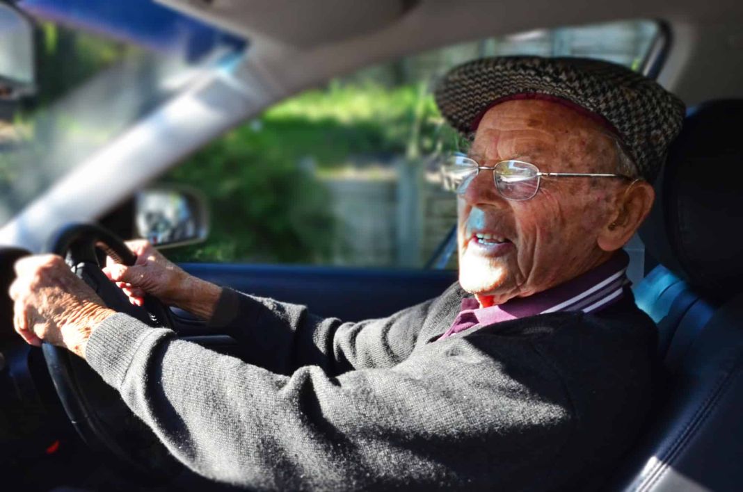 La edad máxima con la que la DGT te va a dejar conducir tu coche 4 Motor16 INCLUSIÓN SOCIAL Y TERCERA EDAD