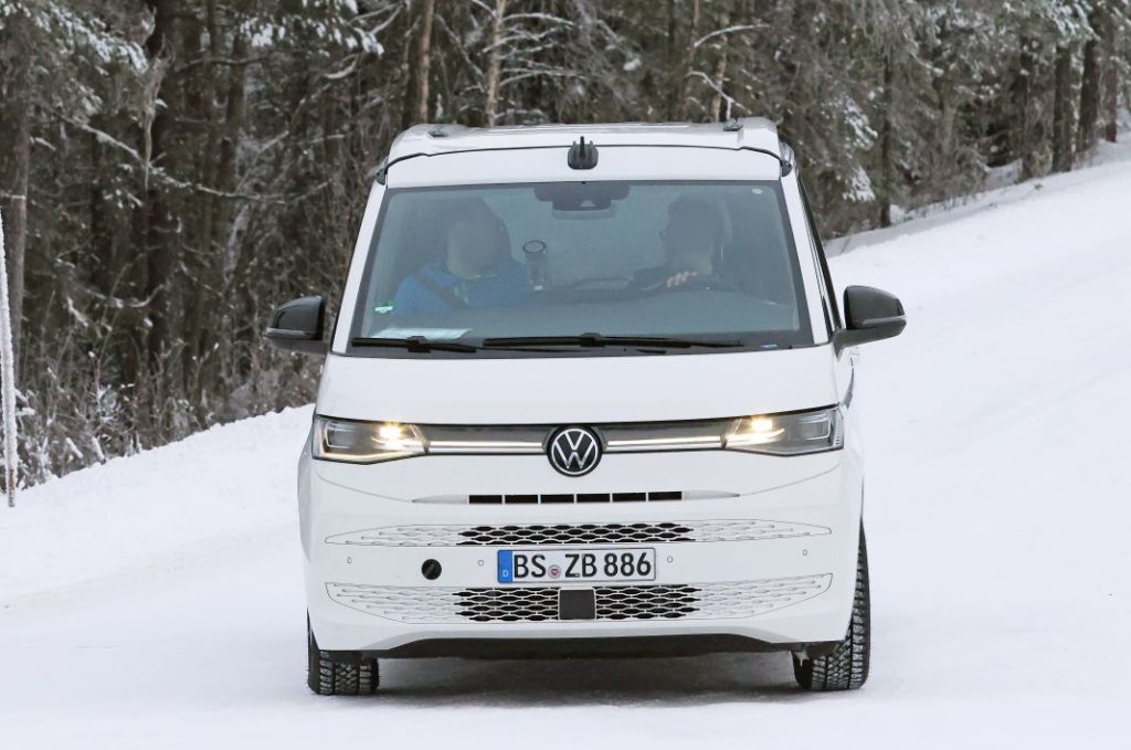 Fotos espía de la Volkswagen California 2024. La camper más esperada 4 Motor16 Volkswagen California 2024 2 Motor16