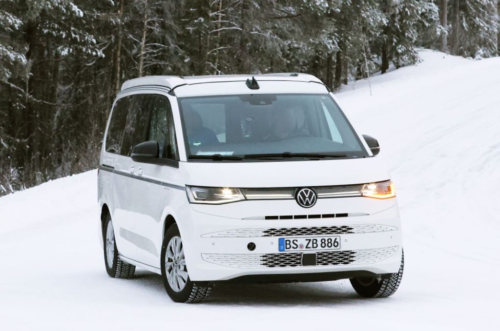 Fotos espía de la Volkswagen California 2024. La camper más esperada 5 Motor16 Volkswagen California 2024 3 Motor16