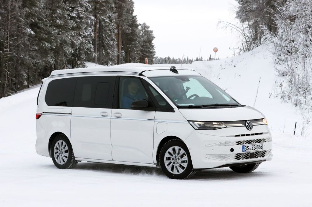 Fotos espía de la Volkswagen California 2024. La camper más esperada 8 Motor16 Volkswagen California 2024 6 Motor16