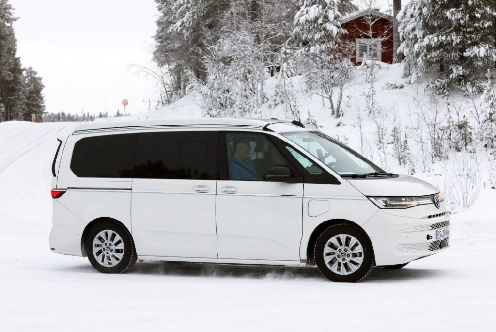 Fotos espía de la Volkswagen California 2024. La camper más esperada 9 Motor16 Volkswagen California 2024 7 Motor16