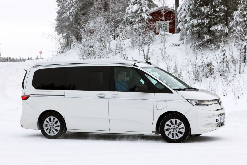 Fotos espía de la Volkswagen California 2024. La camper más esperada 10 Motor16 Volkswagen California 2024 8 Motor16