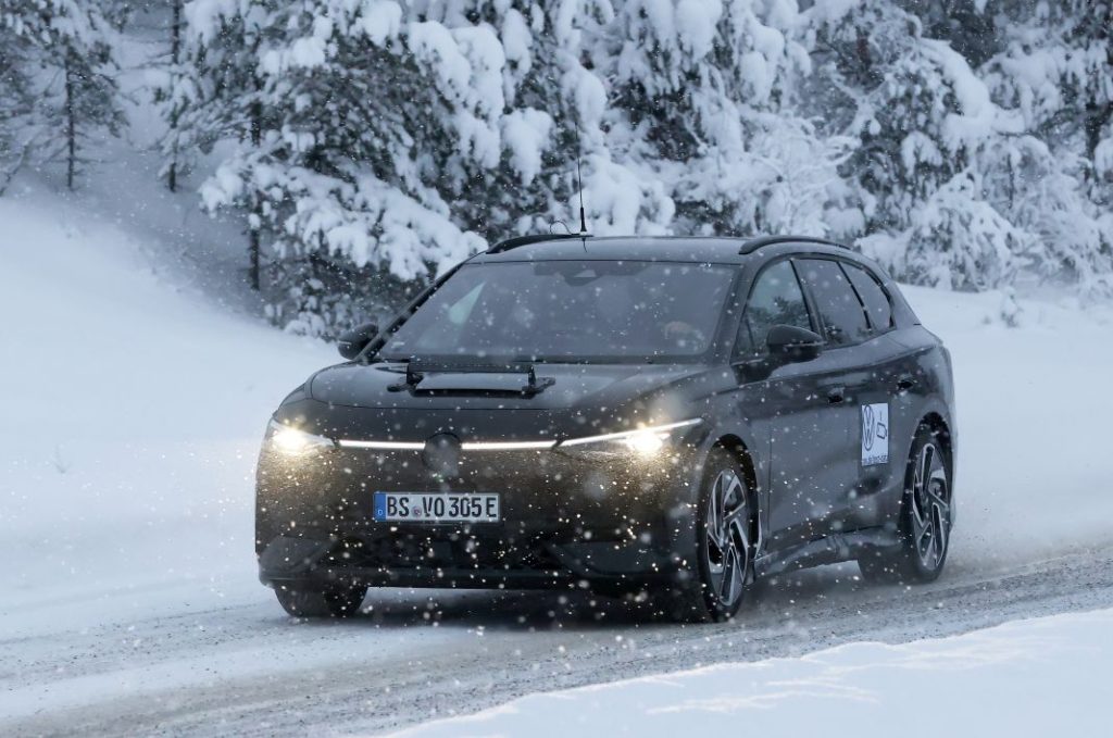 El Volkswagen ID.7 Tourer se enfrenta a las pruebas invernales 16 Motor16 Volkswagen ID.7 Tourer 14 Motor16