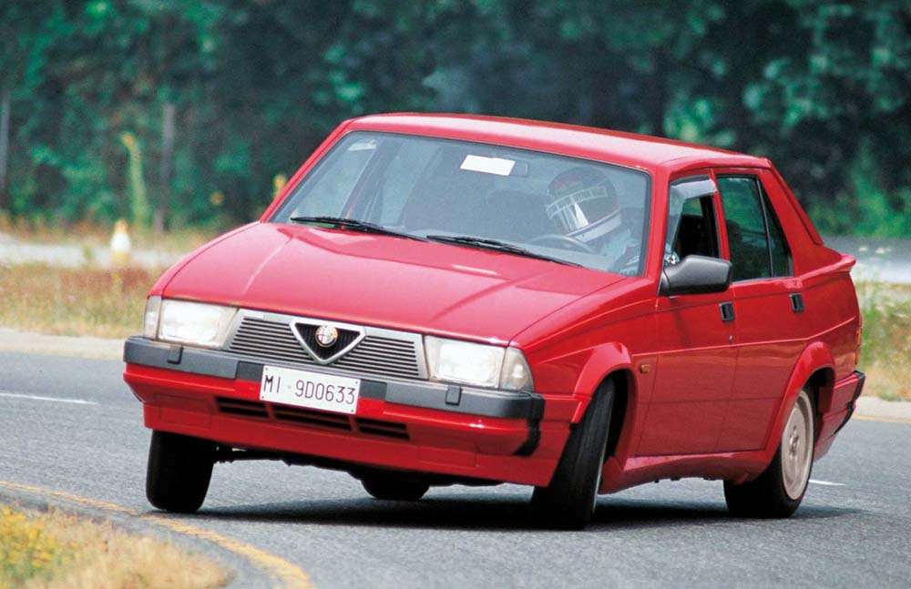 Alfa Romeo: historia y futuro siempre volcadas al talante deportivo y a la competición 17 Motor16 alfa romeo 75 6v 3.0 america.jpeg Motor16