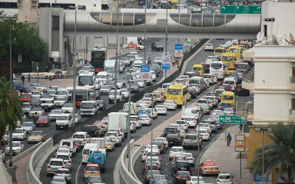 Ten cuidado si sales de viaje desde Barcelona: Estas son las horas que debes evitar 1 Motor16 atasco
