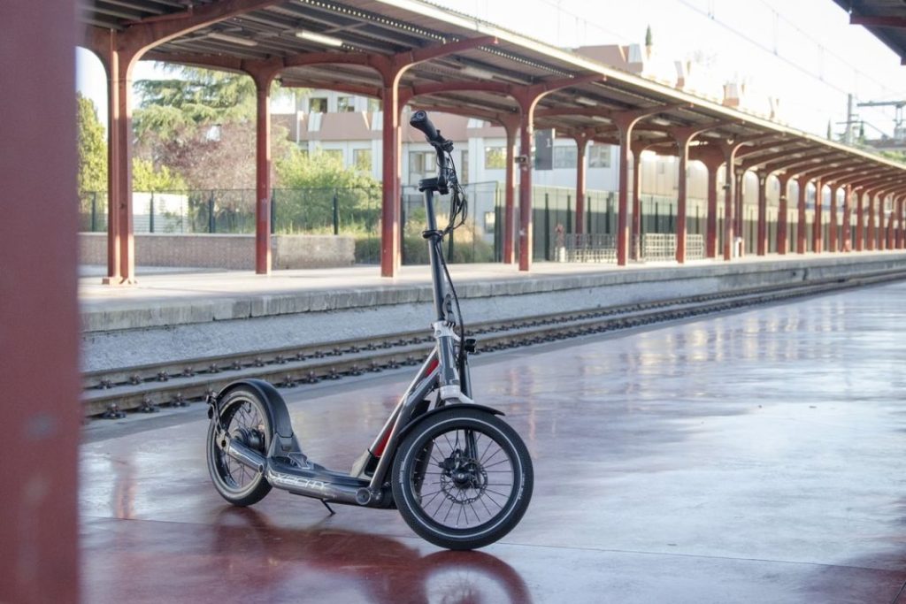Tras prohibir el acceso a los patinetes eléctricos en el metro, Renfe tiene malas noticias para quienes los usan 163 Motor16 seguridad