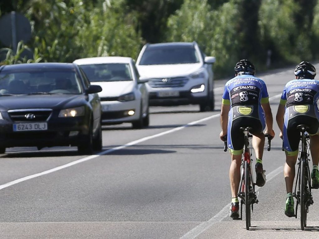 Así es como la Policía quiere que los ciclistas actúen ante los pasos de peatones 54 Motor16 respeto